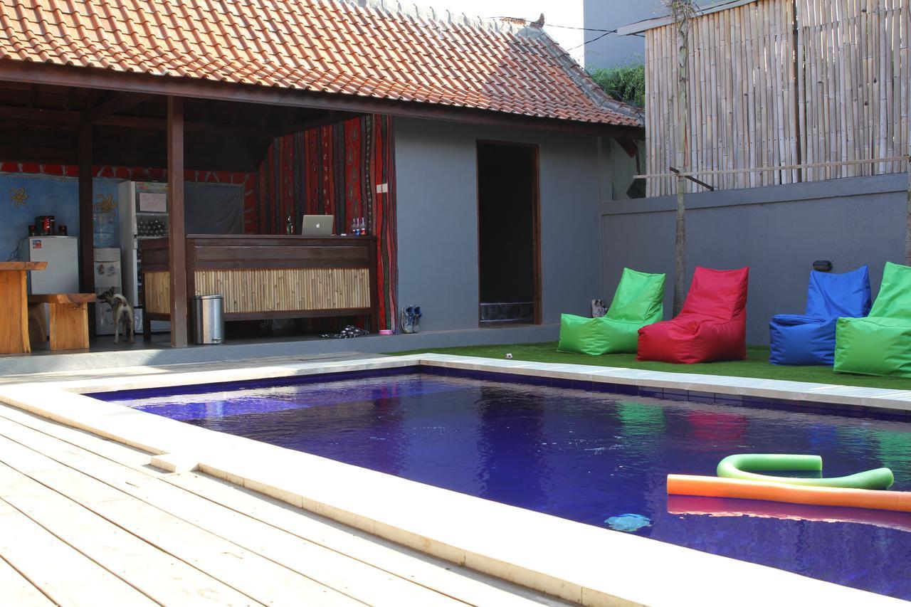 The Tipsy Gypsy Hostel Canggu Εξωτερικό φωτογραφία